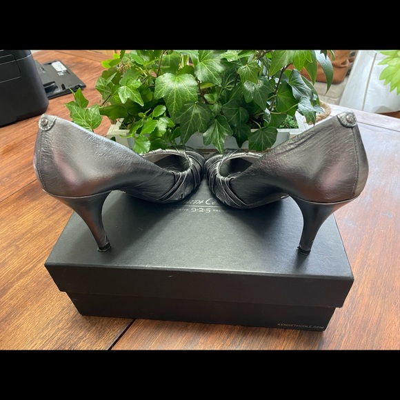 Kenneth Cole Shoes - Picture 6 of 9